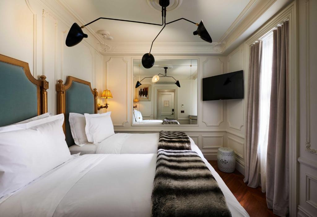 The Marlton Hotel New York Room photo